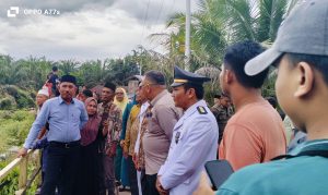 Usai Sertijab, Bupati H.Safni Gerak Cepat Cek Jembatan Rusak di Lubuk Nago